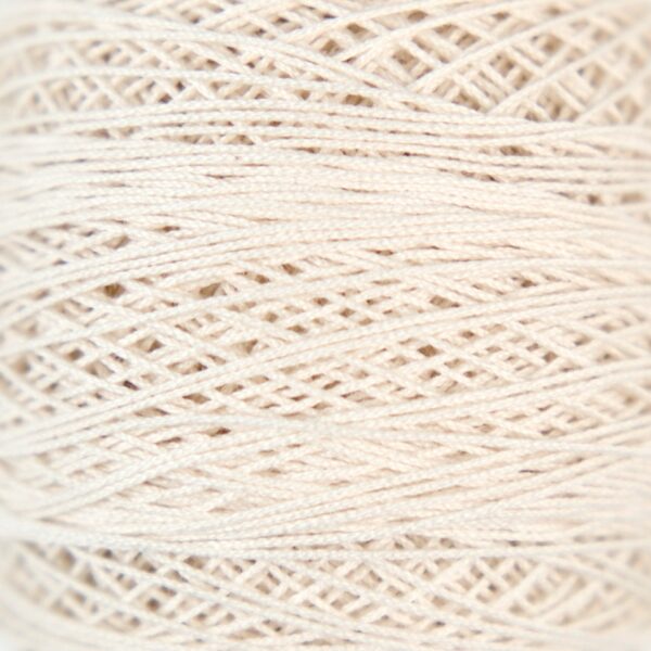 Vzorka béžovej farby Kordonet 10 – bavlnená háčkovacia priadza