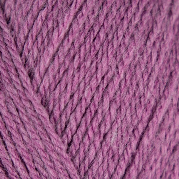 Vzorka svetlofialovej ekologickej priadze Scheepjes Scrumptious