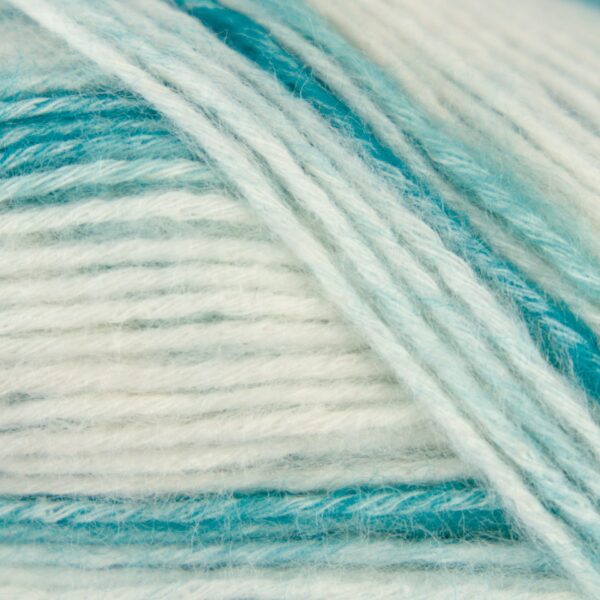 Detail tmavomodrej melírovanej priadze Stone Washed Minerals