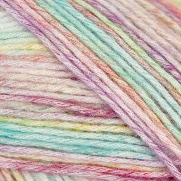 Detail dúhovej melírovanej priadze Stone Washed Minerals