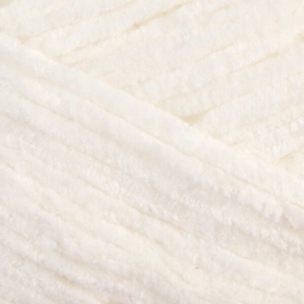 Vzorka bielej priadze vhodnej na detské hračky