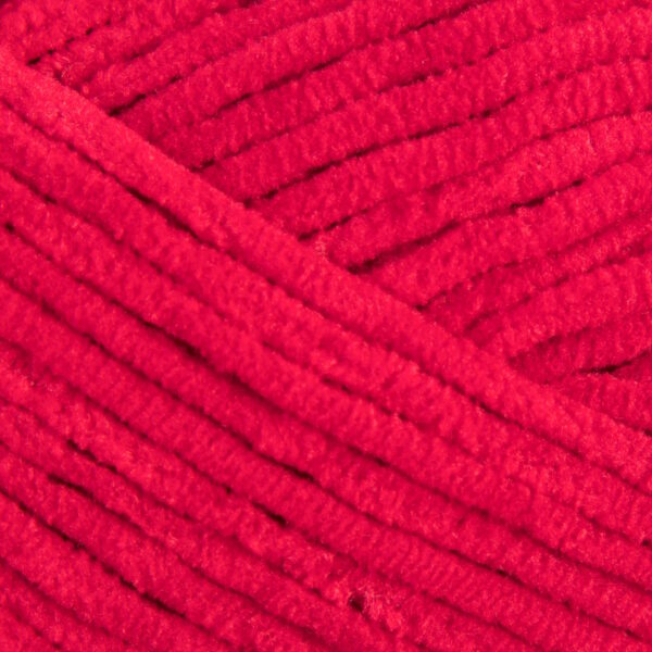 Červená farebná vzorka priadze na tvorbu hračiek